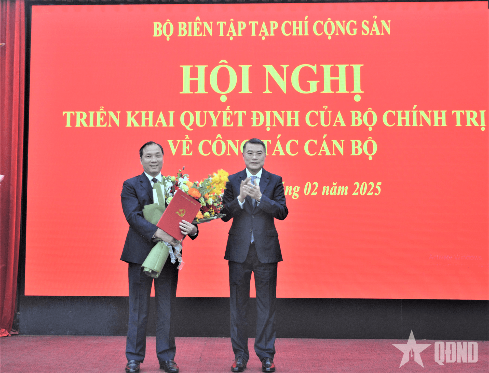 Đồng chí Hoàng Trung Dũng giữ chức Tổng Biên tập Tạp chí Cộng sản