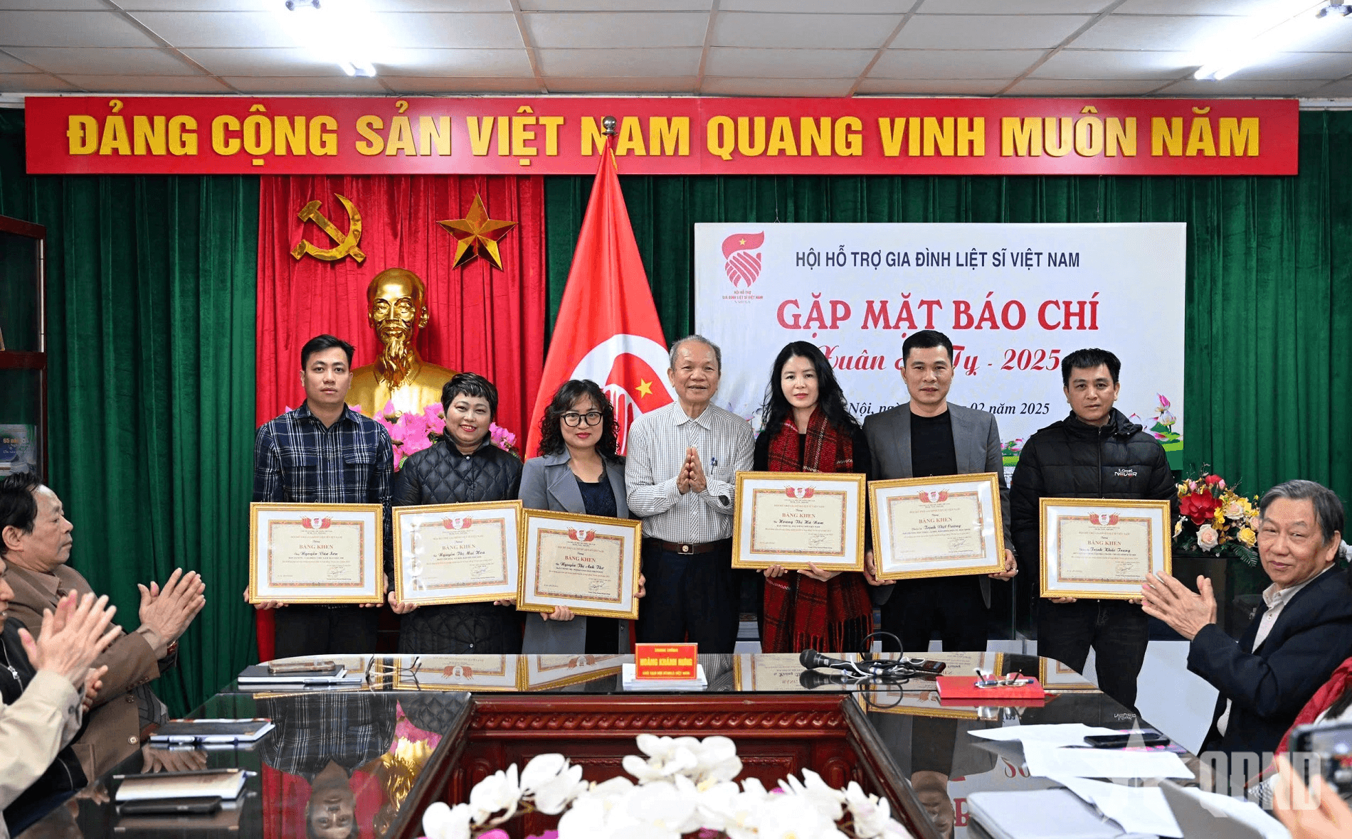 Hỗ trợ hiệu quả gia đình liệt sĩ trong công tác thông tin, tìm kiếm hài cốt liệt sĩ
