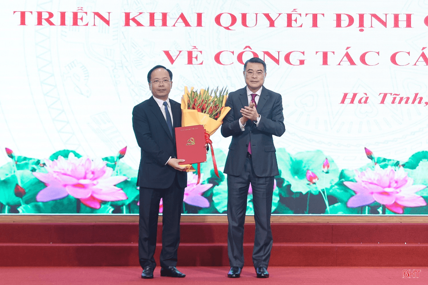 Công bố quyết định của Bộ Chính trị bổ nhiệm tân Bí thư Tỉnh ủy Hà Tĩnh