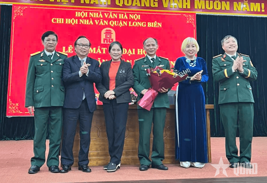 Chi hội Nhà văn quận Long Biên (Hà Nội) ra mắt