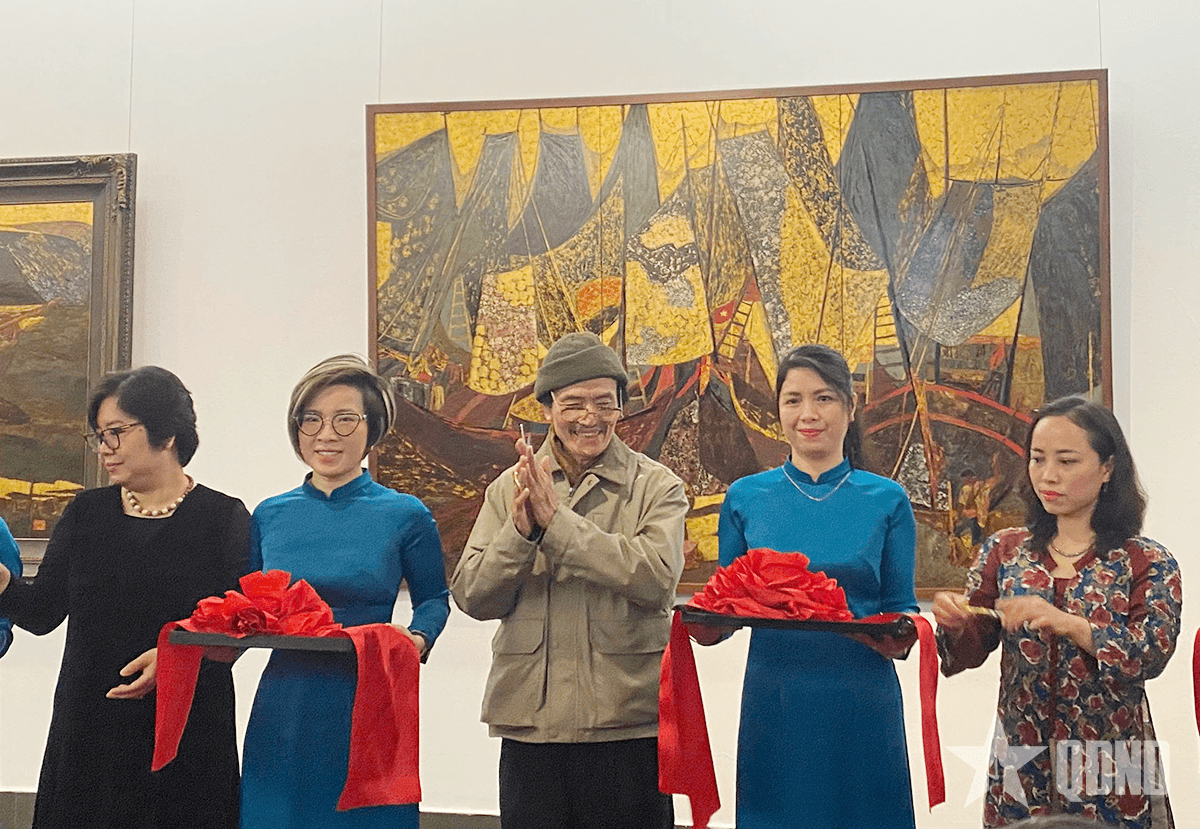 Khai mạc Triển lãm sơn mài "Nét son”
