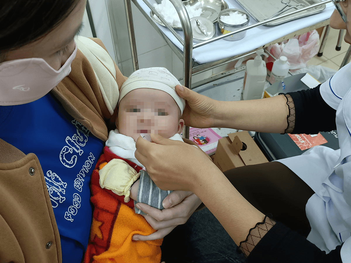 UNICEF Việt Nam và Bộ Y tế phát động chiến dịch truyền thông “Bảo vệ bé từ những bước đầu tiên”