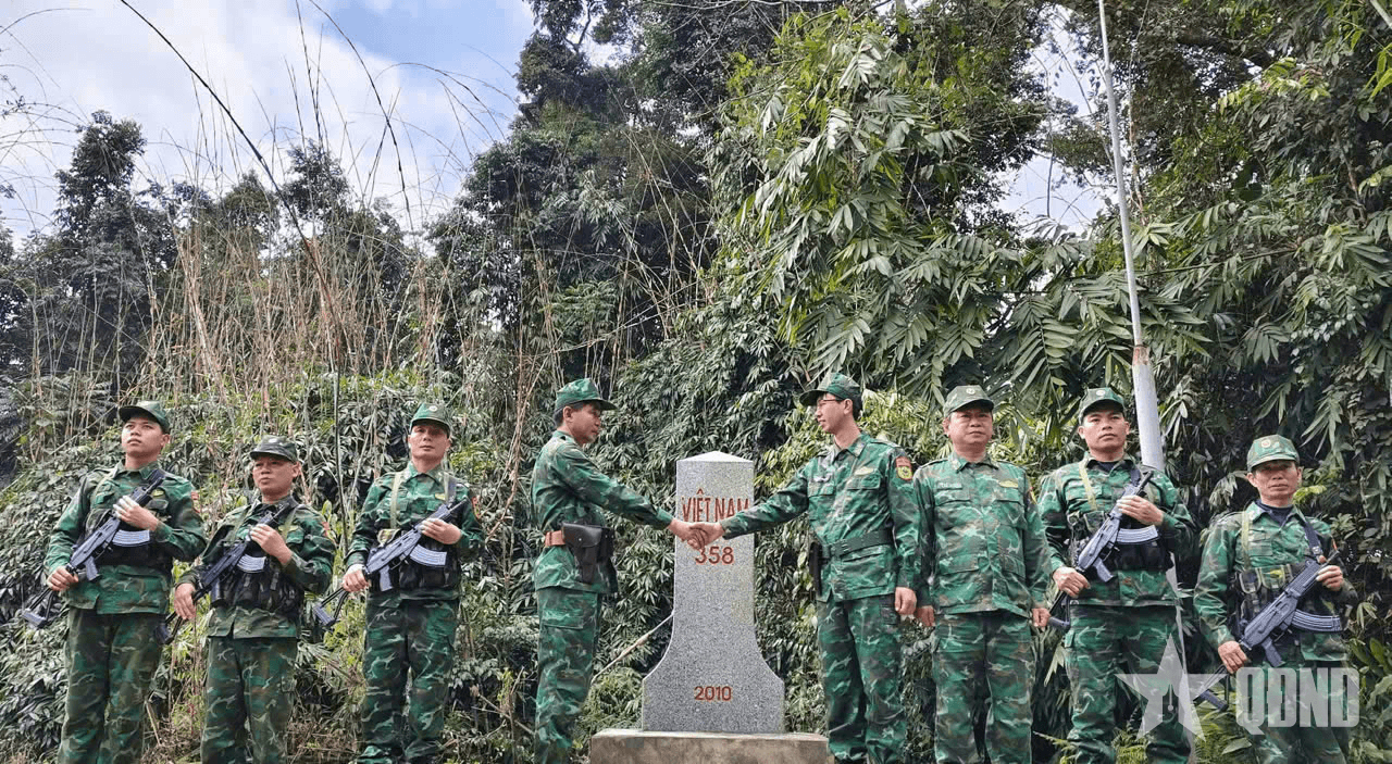 Điểm tựa của nhân dân biên giới