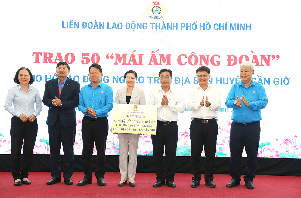 Tạo điều kiện để công nhân gắn bó, cống hiến
