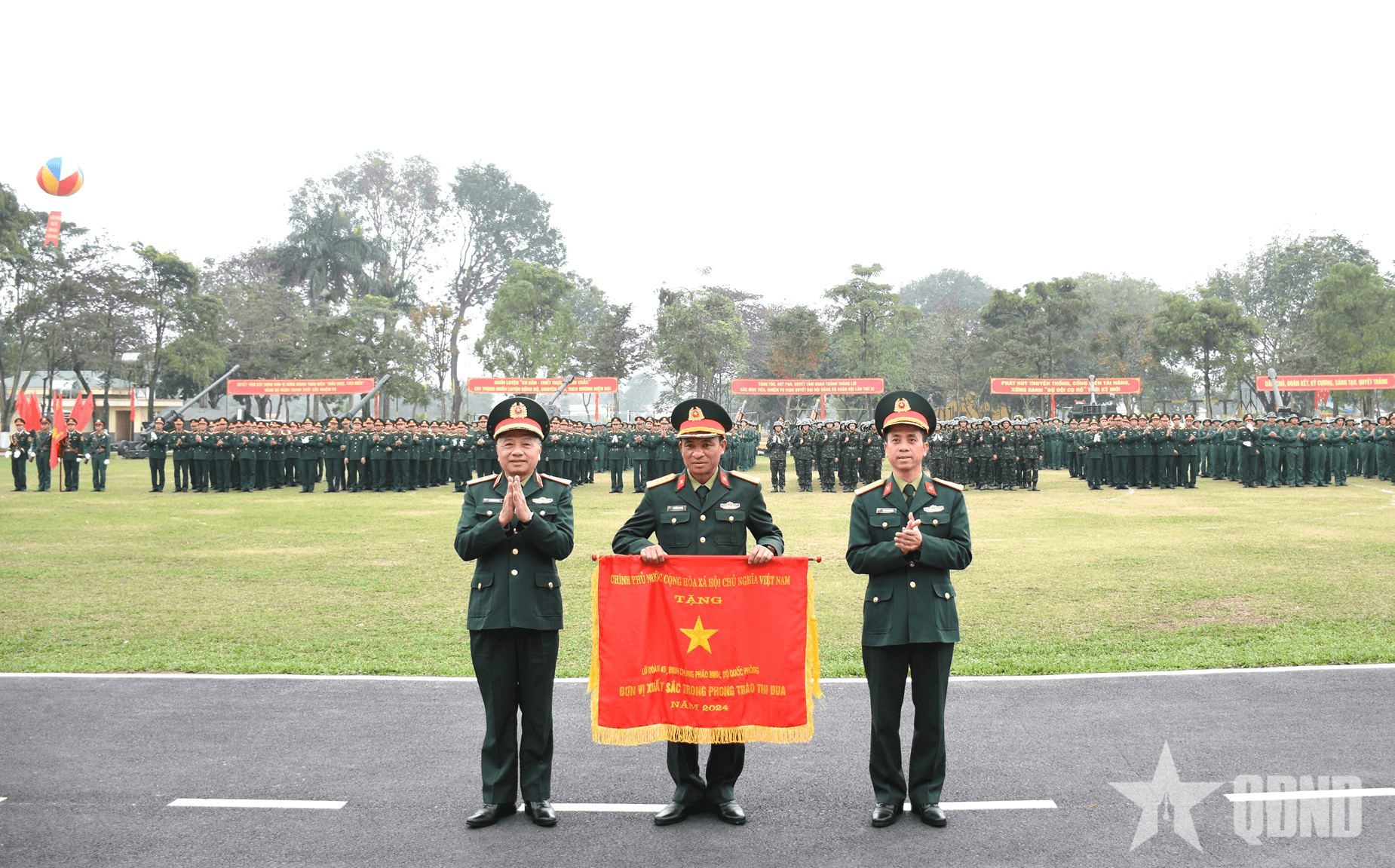 Thượng tướng Lê Quang Minh dự Lễ ra quân huấn luyện tại Lữ đoàn Pháo binh 45