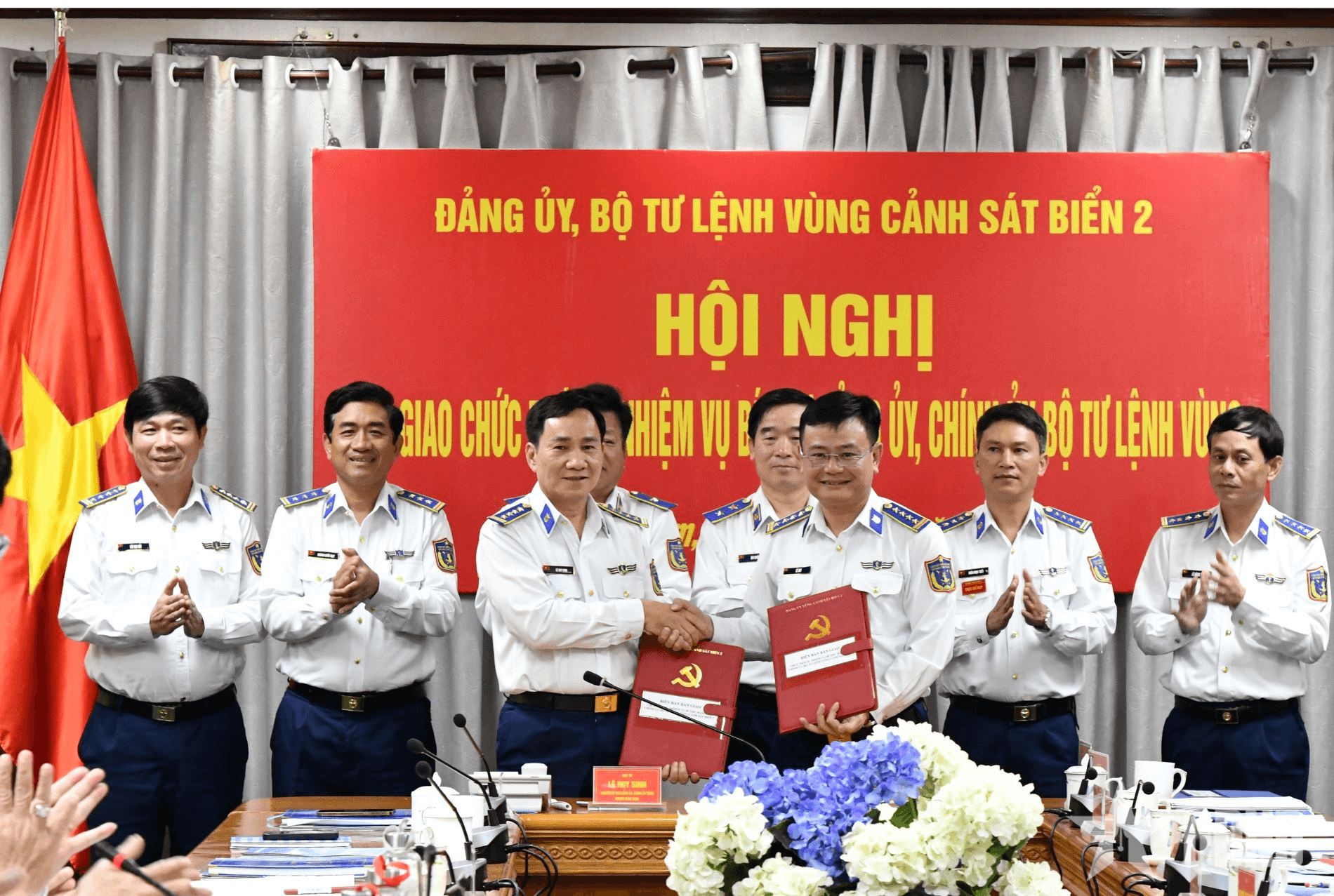 Bàn giao chức trách, nhiệm vụ Chính ủy Bộ tư lệnh Vùng Cảnh sát biển 2