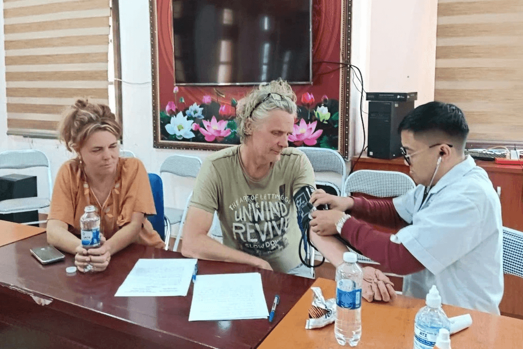 Tìm thấy du khách người nước ngoài bị lạc khi leo núi, khám phá đỉnh Fansipan