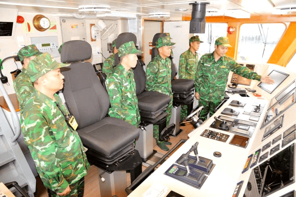Cán bộ hải đội mẫu mực, toàn năng