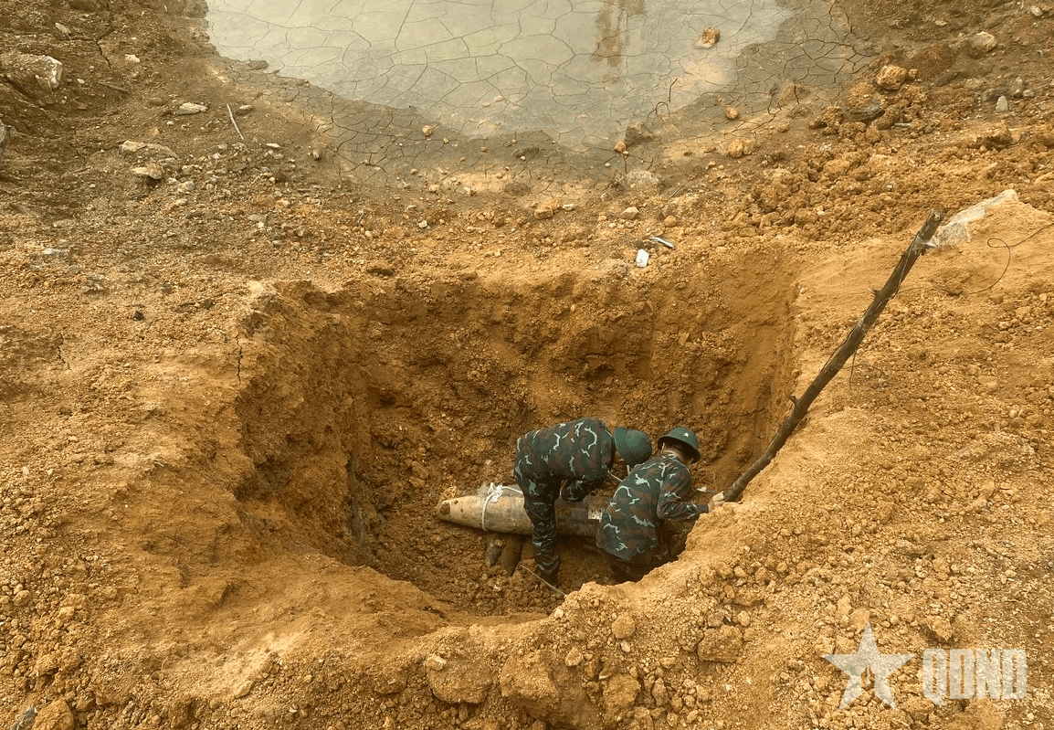 Hà Tĩnh: Hủy nổ quả bom nặng 200kg được phát hiện trong hệ thống thoát nước