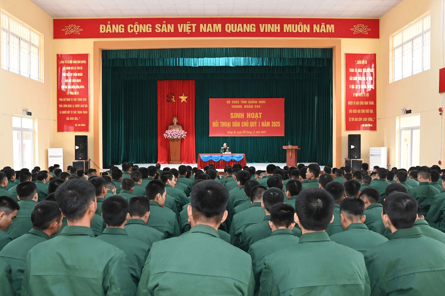 Bộ CHQS tỉnh Quảng Ninh đối thoại dân chủ với cán bộ, chiến sĩ Trung đoàn 244