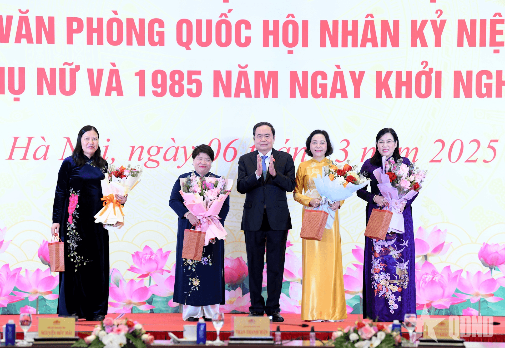 Chủ tịch Quốc hội: Nữ đại biểu tiếp tục phát huy trí tuệ, trách nhiệm, nâng cao hiệu quả hoạt động của Quốc hội