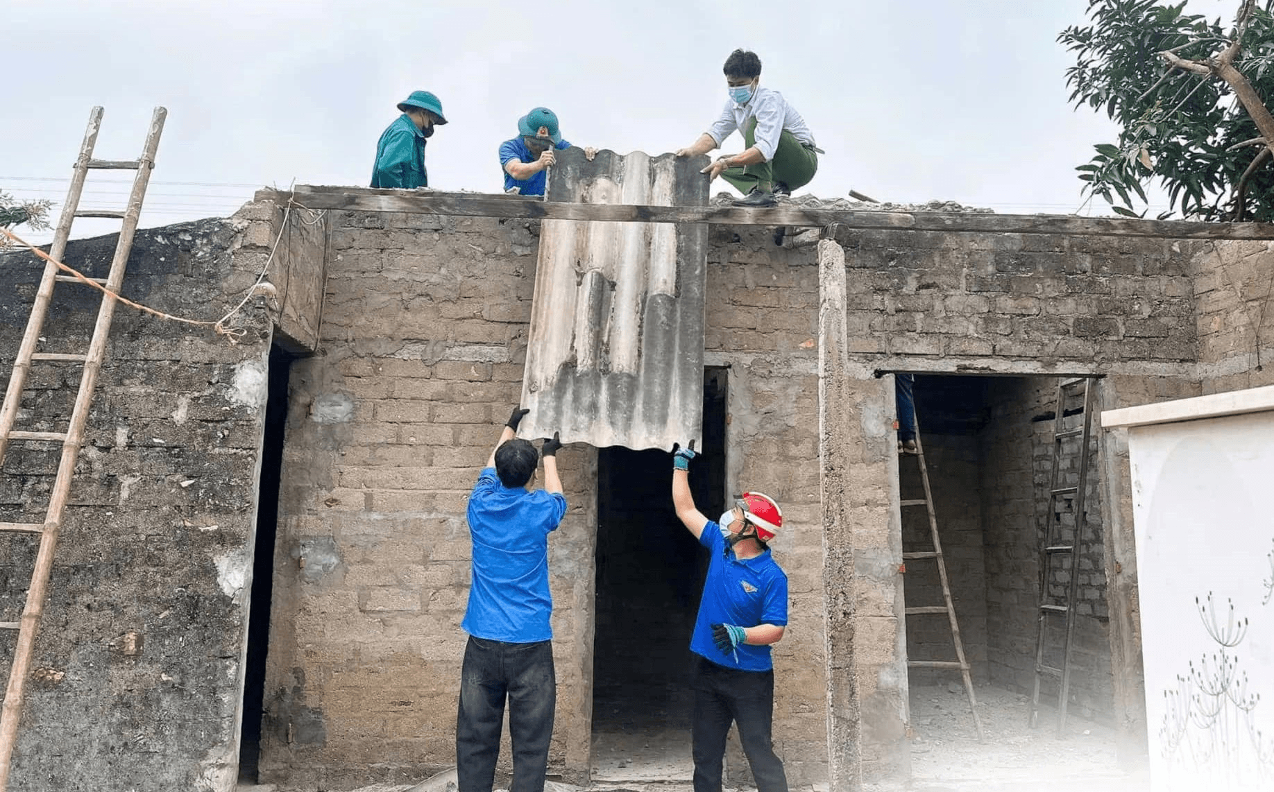 Chung tay xóa nhà tạm, nhà dột nát