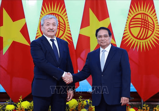 Thủ tướng Cộng hòa Kyrgyzstan Adylbek Kasymaliev kết thúc tốt đẹp chuyến thăm chính thức Việt Nam