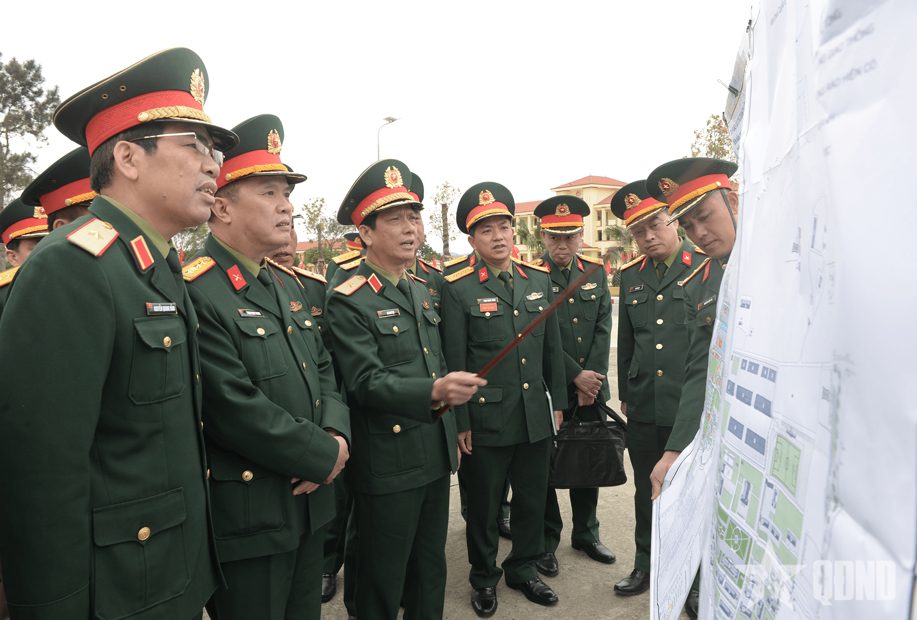 Đoàn công tác Bộ Quốc phòng kiểm tra, làm việc với các cơ quan, đơn vị về quy hoạch Sở chỉ huy Lữ đoàn 490