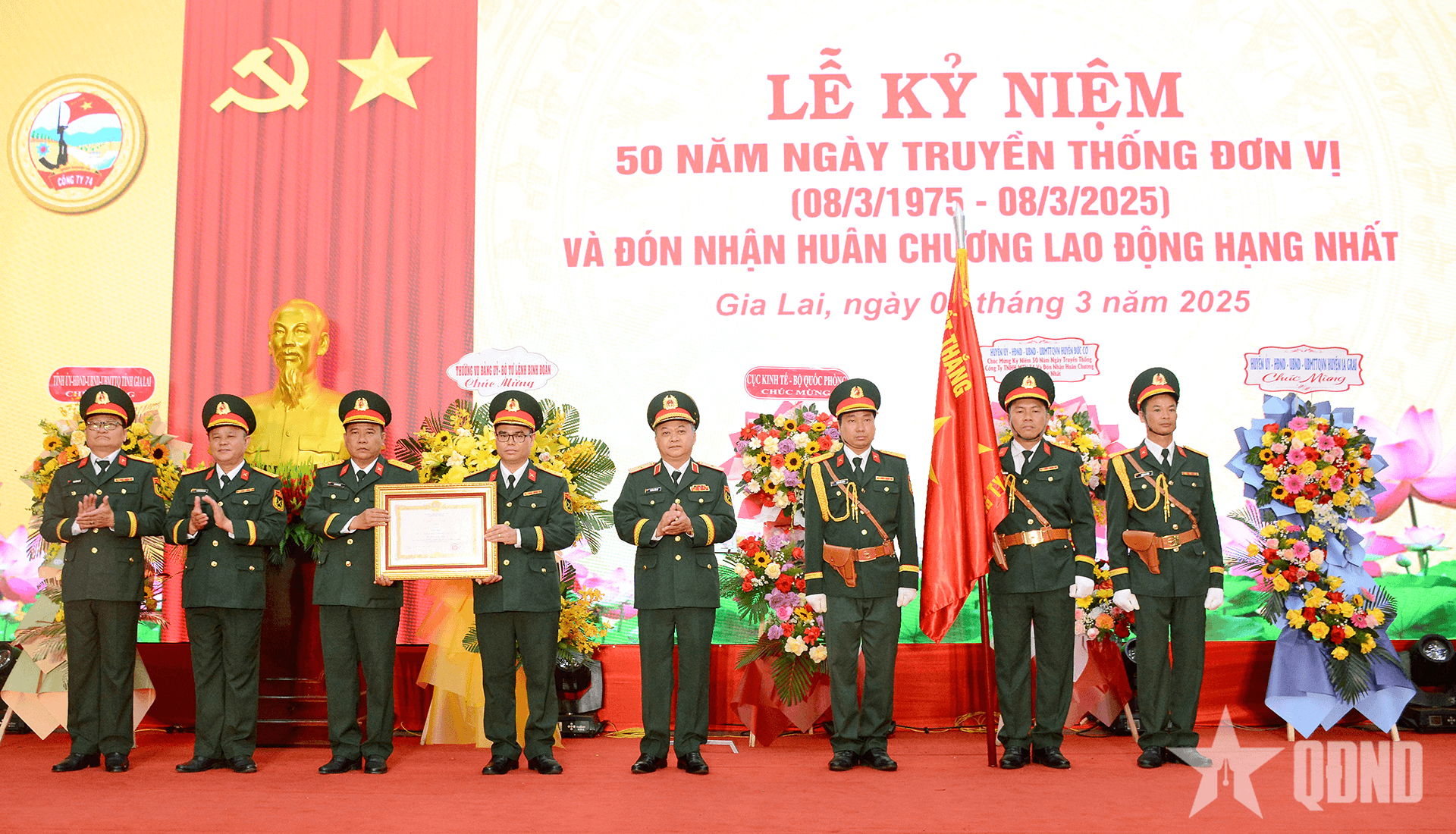 Công ty 74 (Binh đoàn 15) đón nhận Huân chương Lao động hạng Nhất

​