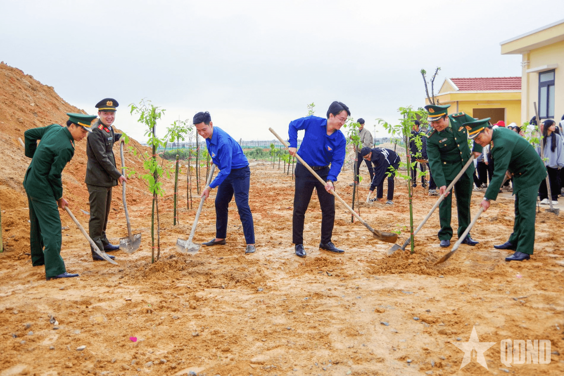 Nhiều hoạt động thiết thực của tuổi trẻ thành phố Huế hướng về biên giới biển