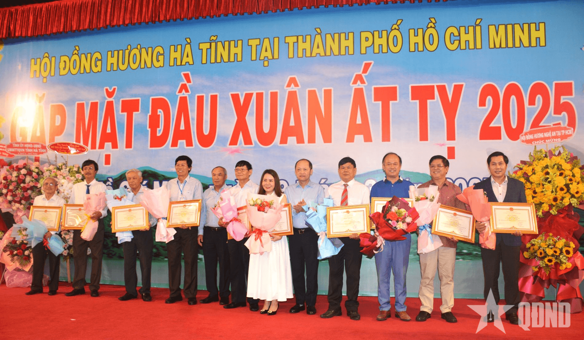 Kết nối, huy động nguồn lực phát triển quê hương, đất nước