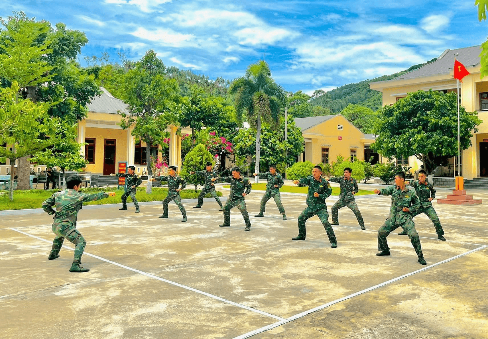 Lính trinh sát luyện võ cổ truyền
