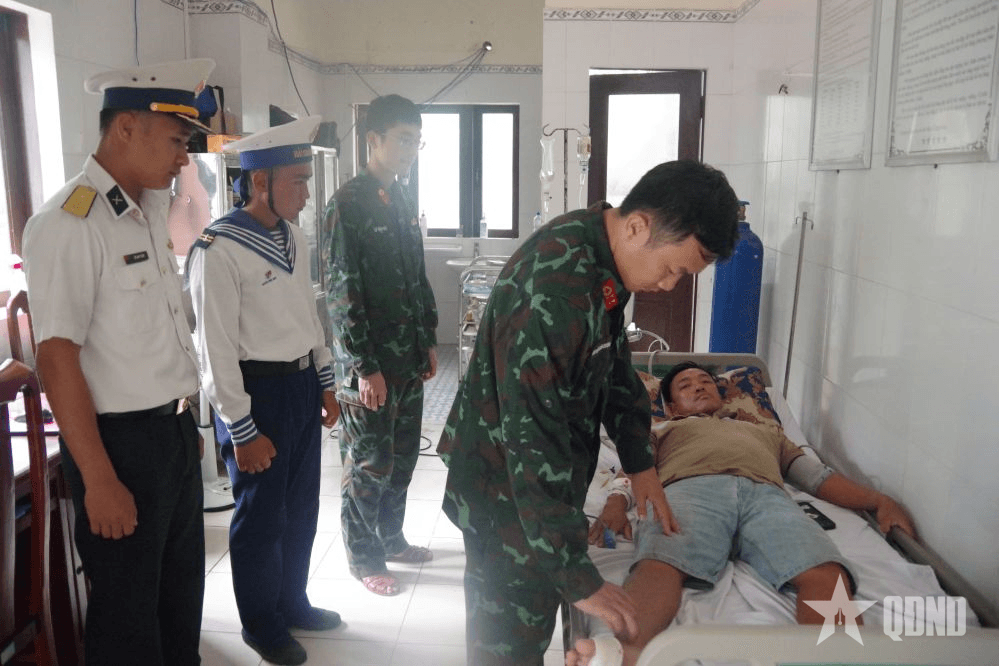 Bệnh xá đảo Trường Sa cấp cứu ngư dân