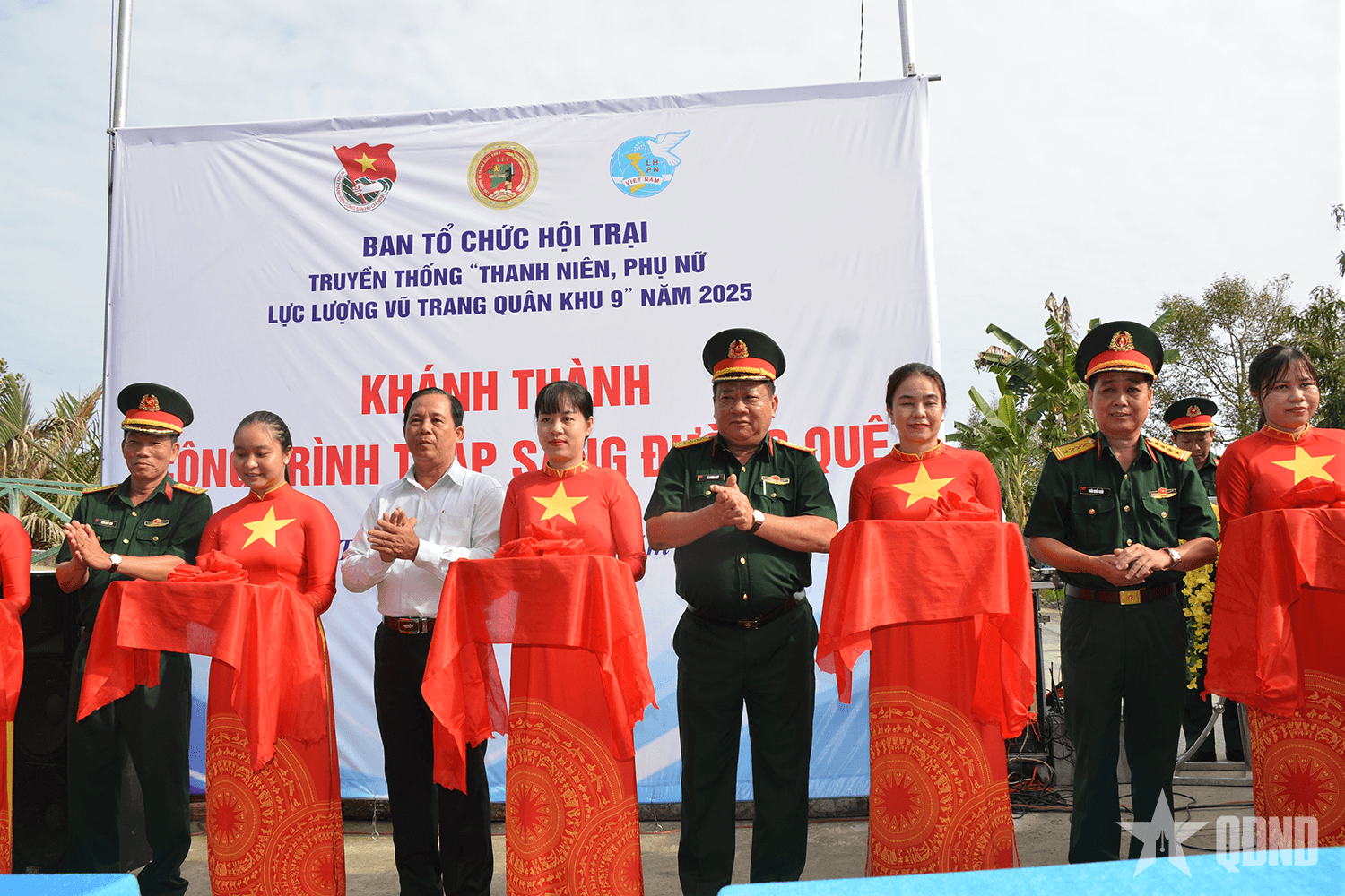 Cần Thơ: Điện sáng, nhà mới, niềm vui mới