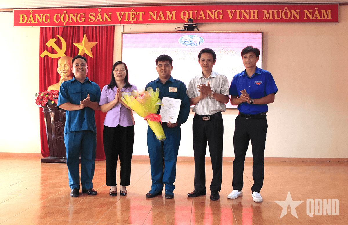 Kinh nghiệm cử tuyển đảng viên chuẩn bị nhập ngũ ở Phú Riềng