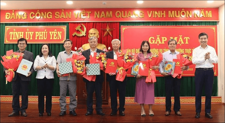 Bộ Nội vụ đề xuất bổ sung 3 nhóm đối tượng hưởng chính sách nghỉ hưu trước tuổi theo Nghị định 178