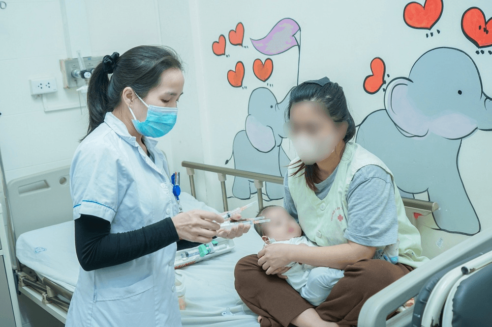 Bệnh viện E: Phẫu thuật ít xâm lấn cứu bé 3 tháng tuổi bị thông sàn nhĩ thất bán phần