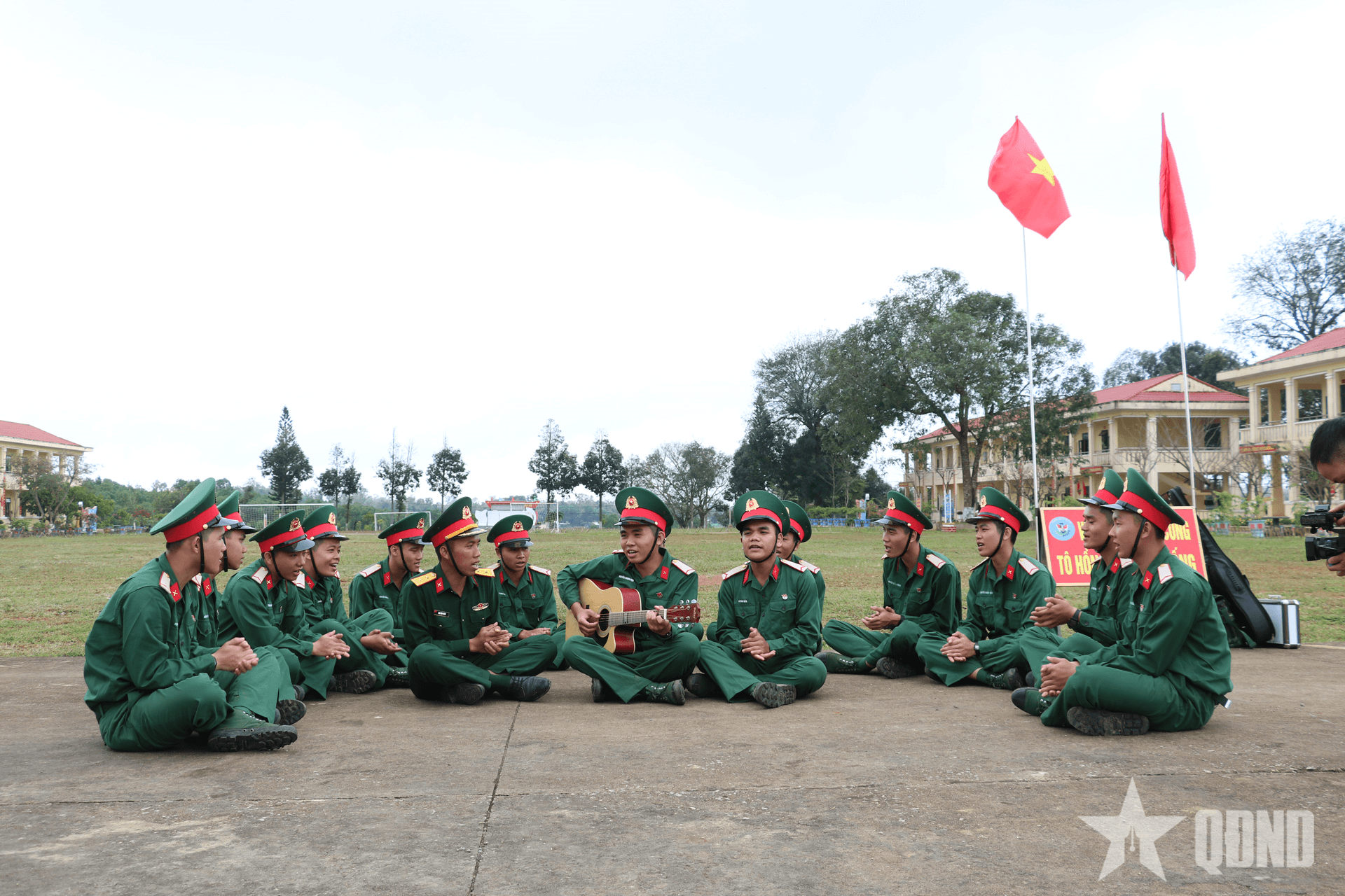 Niềm vui giữa giờ huấn luyện