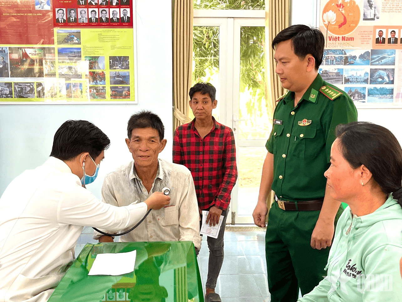 Nhiều hoạt động thiết thực tại chương trình “Tháng ba biên giới”