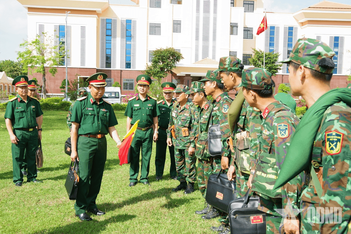 Lữ đoàn Pháo binh 6 (Quân khu 9) luyện tập chuyển trạng thái sẵn sàng chiến đấu