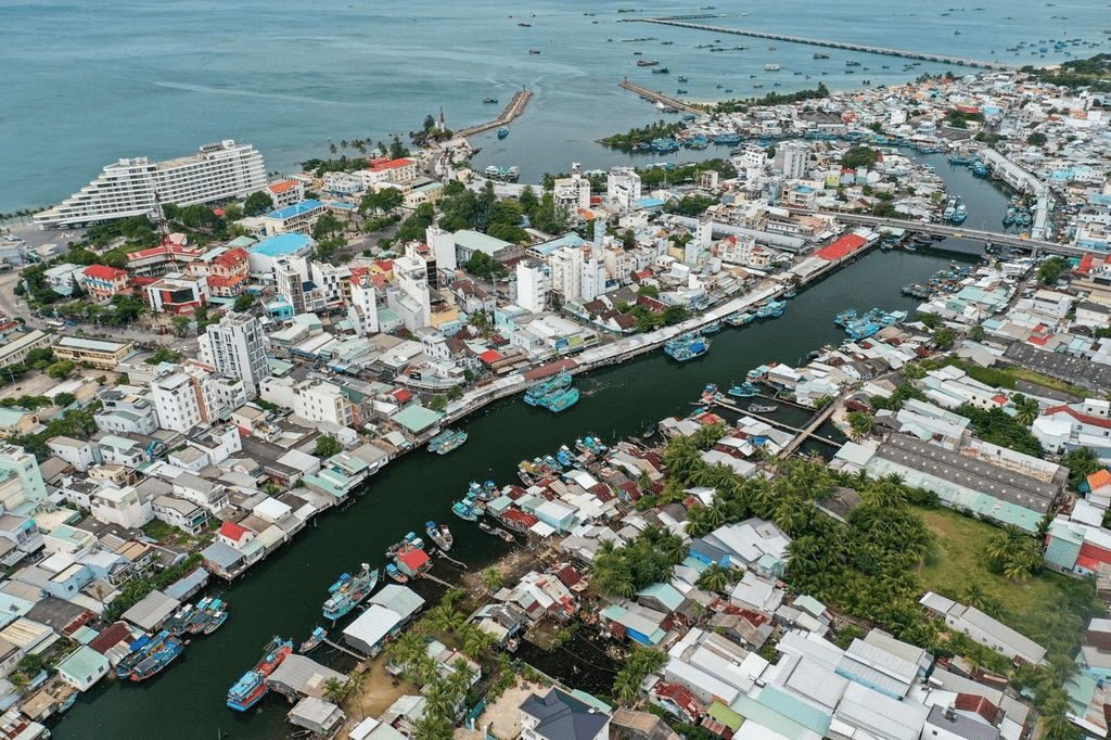 Phú Quốc và hành trình ngoạn mục từ huyện đảo hoang sơ thành đô thị loại I - điểm đến của APEC 2027