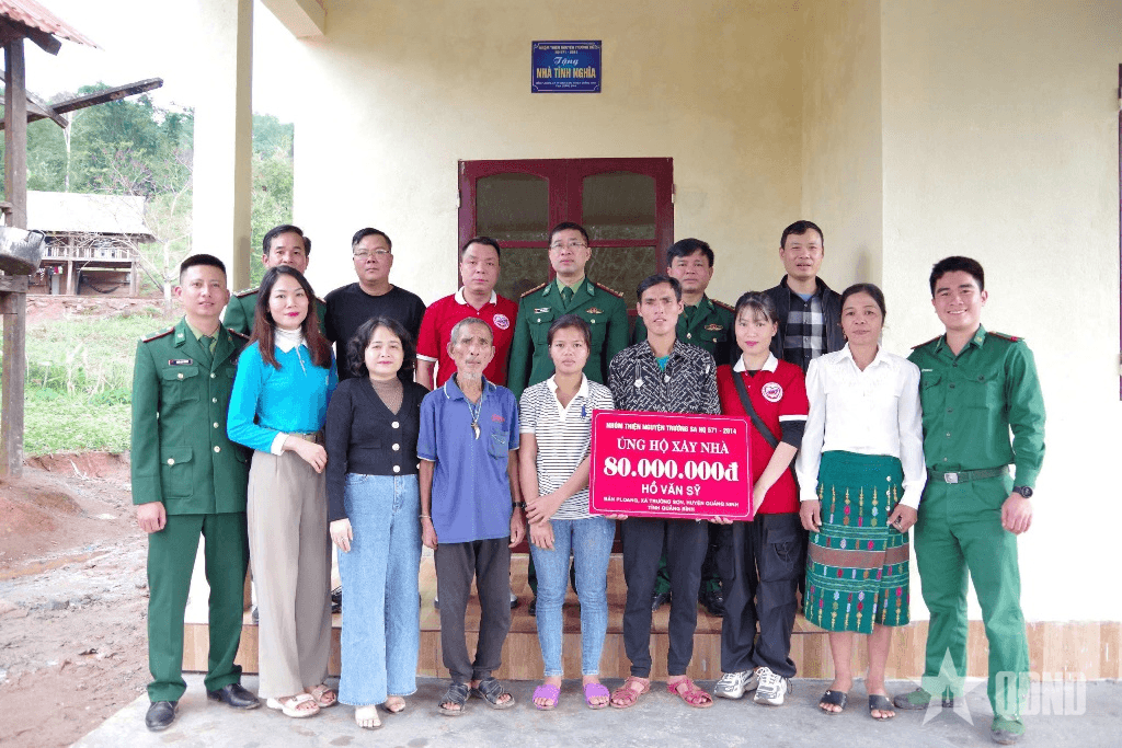 Sáng ngời phẩm chất Bộ đội Cụ Hồ ở xã biên giới khó khăn
