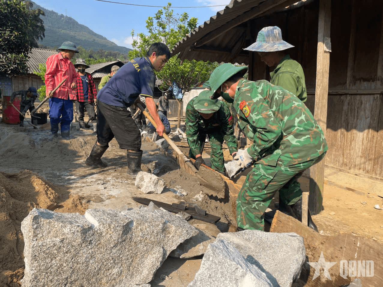 Sôi nổi tháng ba trên biên giới tỉnh Nghệ An