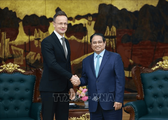 Thủ tướng Phạm Minh Chính tiếp Bộ trưởng Ngoại giao và Kinh tế đối ngoại Hungary