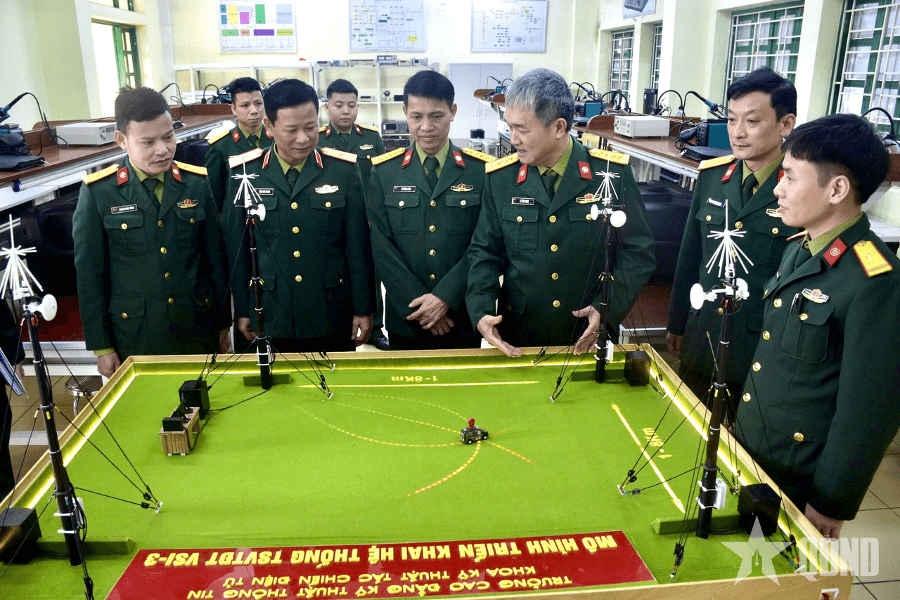 Đoàn công tác Tổng cục Chính trị kiểm tra tại Trường Cao đẳng Kỹ thuật Thông tin