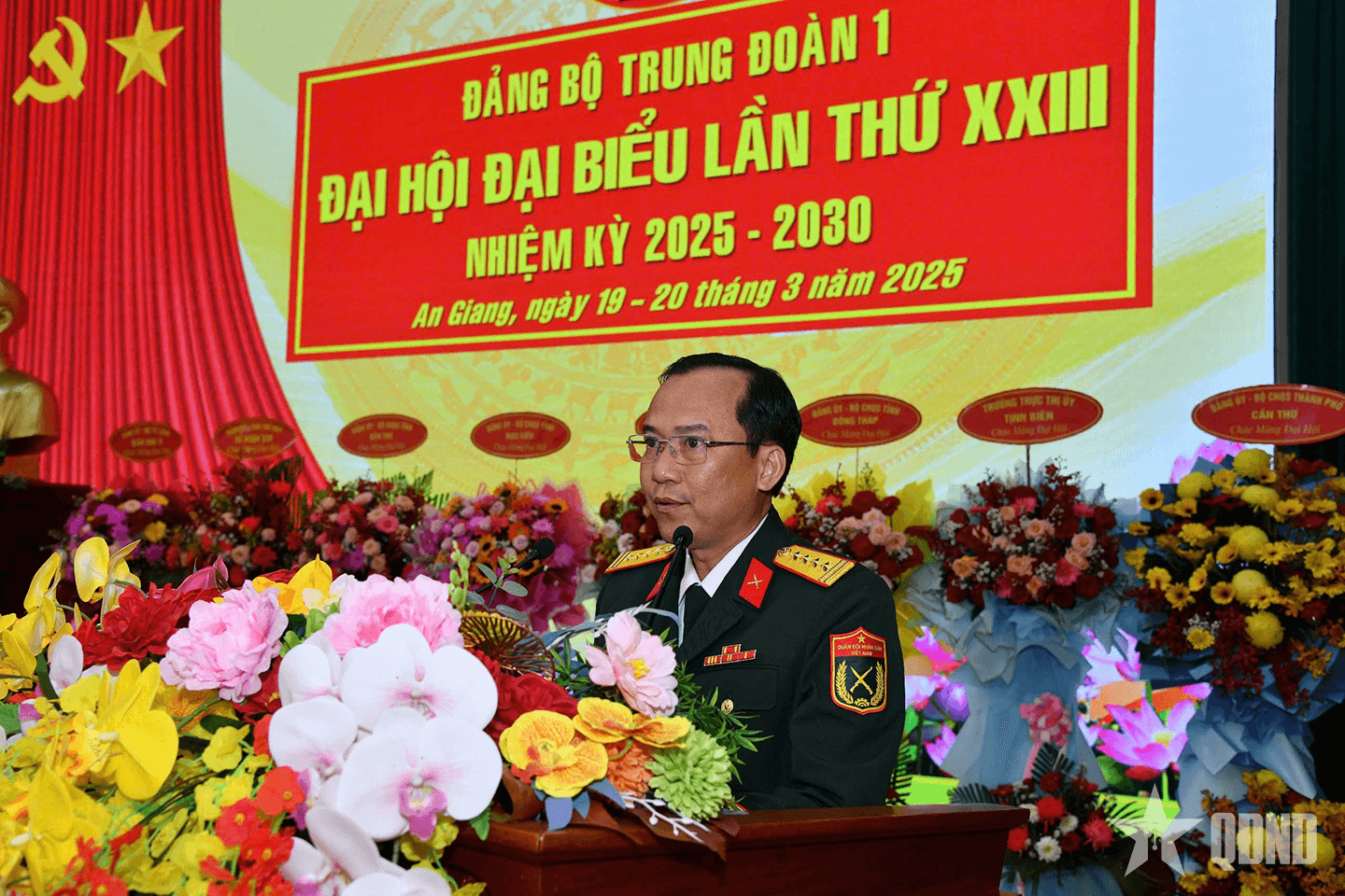 Đột phá nâng cao chất lượng huấn luyện, xây dựng chính quy
