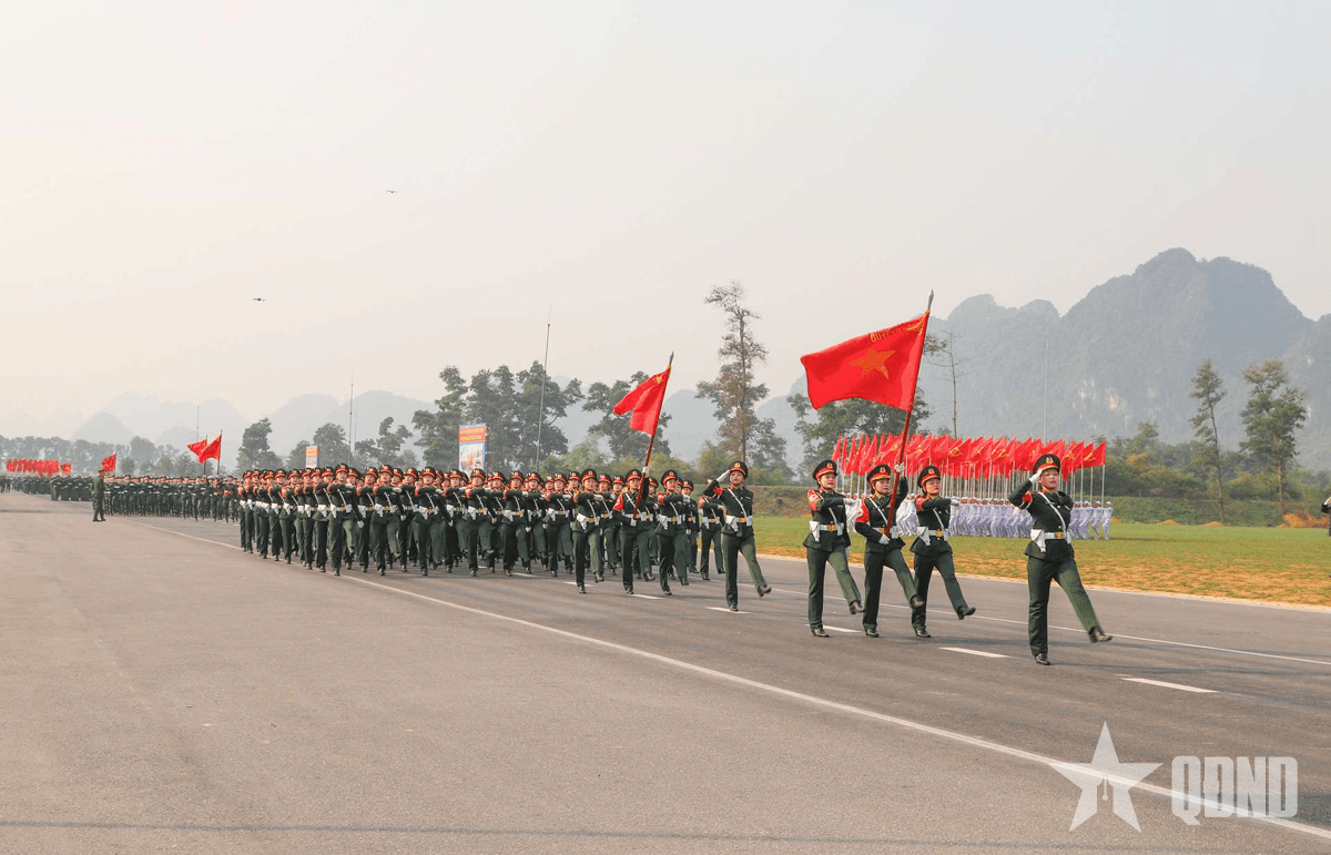 Quân khu 2 kiểm tra, giao nhiệm vụ cơ động cho các lực lượng tham gia diễu binh, diễu hành