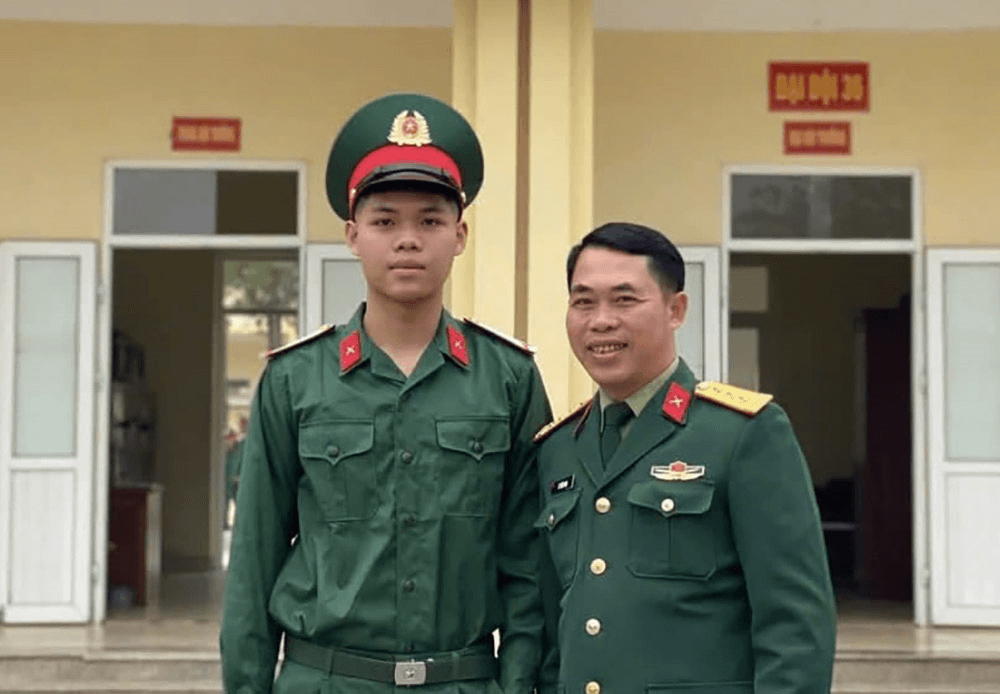 Được “chia lửa” cùng cha!