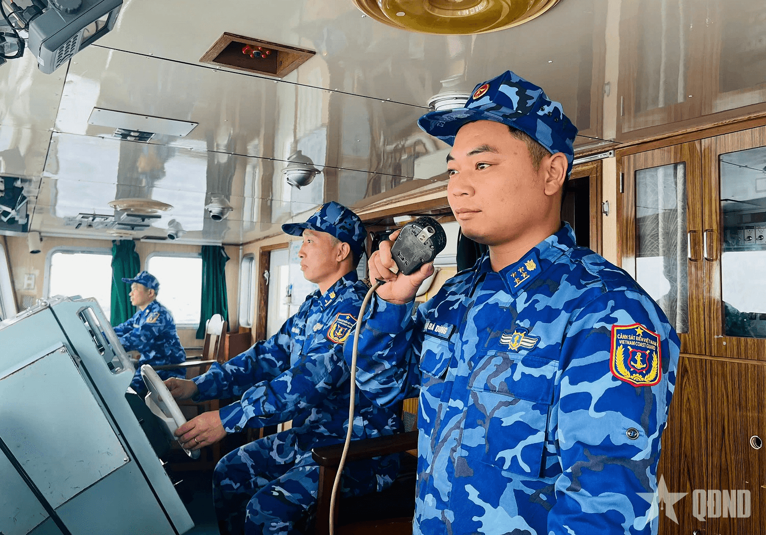 Vinh quang nơi đầu sóng