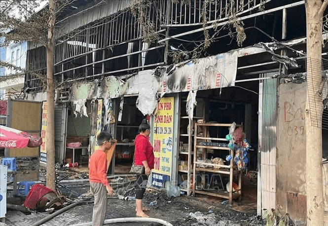 Sơn La: Nhanh chóng khống chế, dập tắt đám cháy tại quán ăn