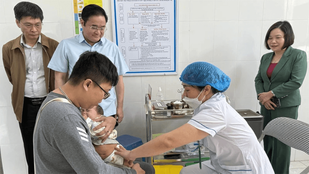 Hà Nội triển khai tiêm vaccine phòng sởi cho trẻ từ 6 đến dưới 9 tháng tuổi