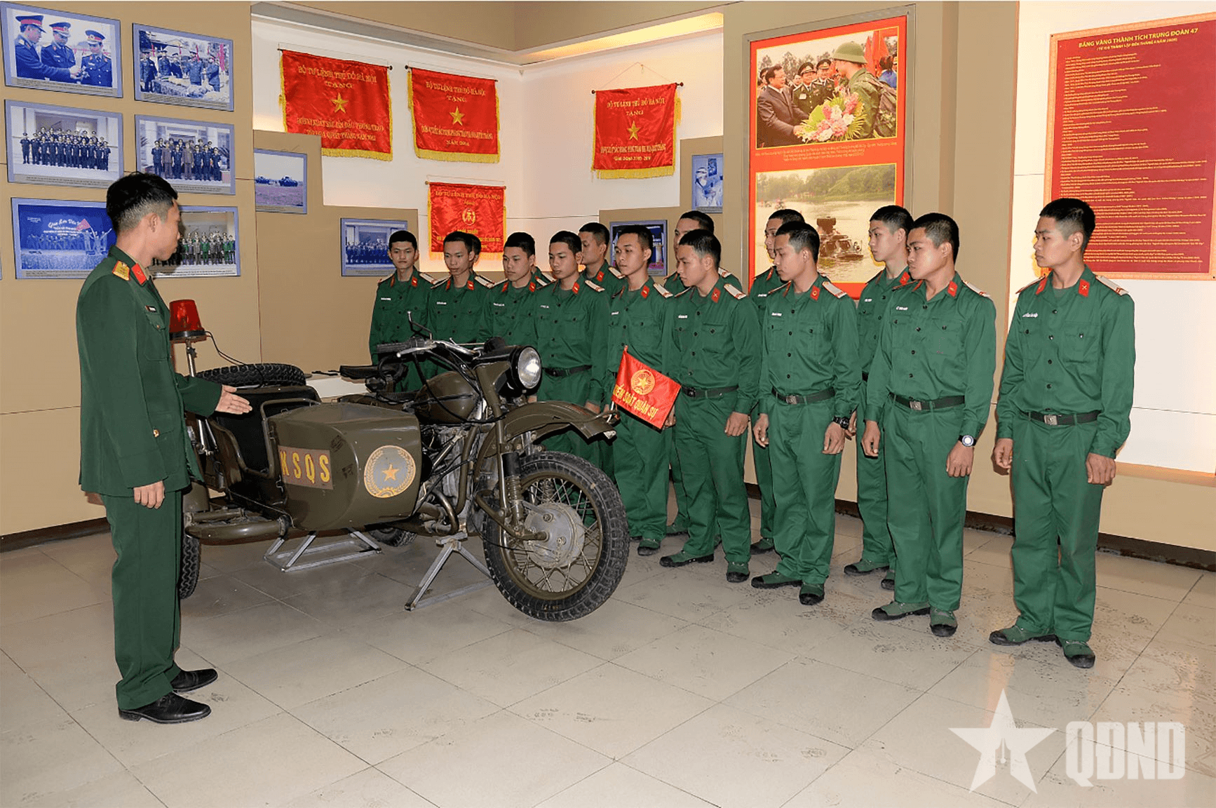 Để bộ đội thích học tập chính trị