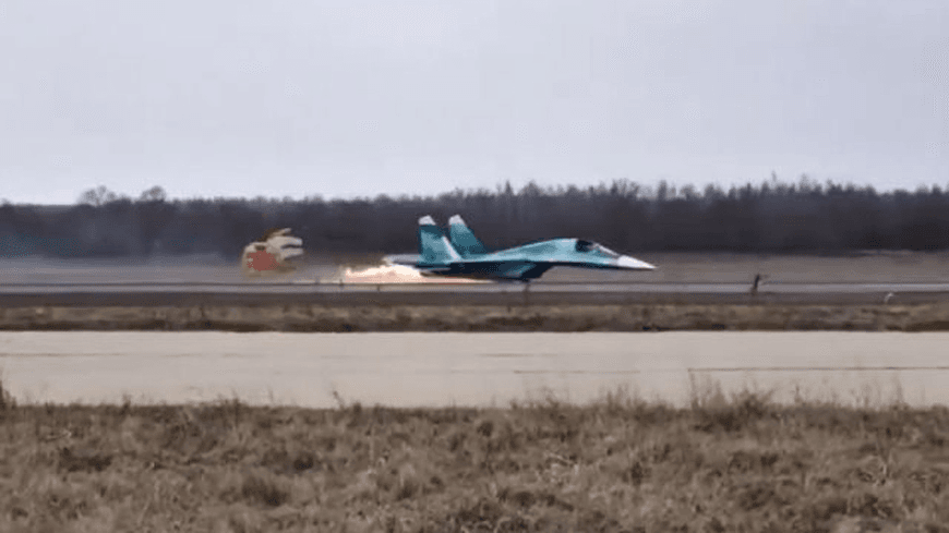 Quân sự thế giới hôm nay (24-3): Máy bay Su-34 của Nga hạ cánh bằng bụng