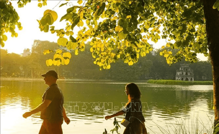 “Làn xanh” cải tạo không gian hồ Hoàn Kiếm