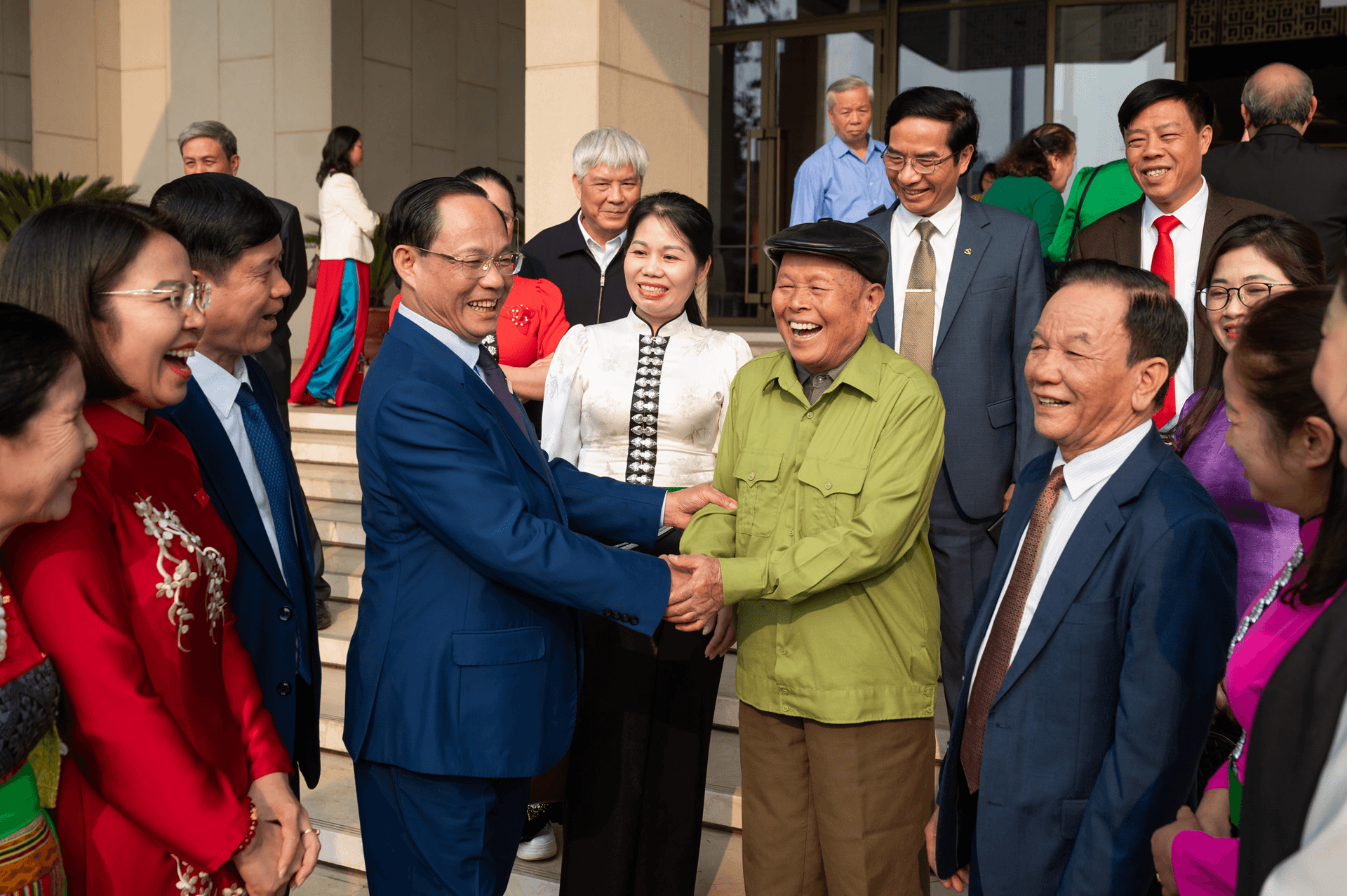 Phó chủ tịch Quốc hội Trần Quang Phương gặp mặt Đoàn đại biểu Quốc hội tỉnh Sơn La các thời kỳ