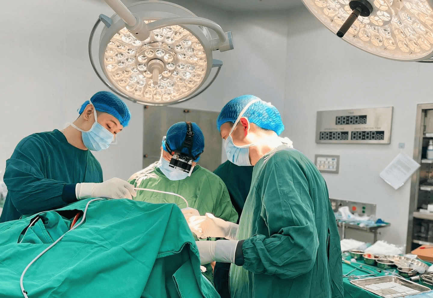 Cứu sống bệnh nhân hôn mê sâu, xuất huyết não nhờ mổ sọ não tại chỗ