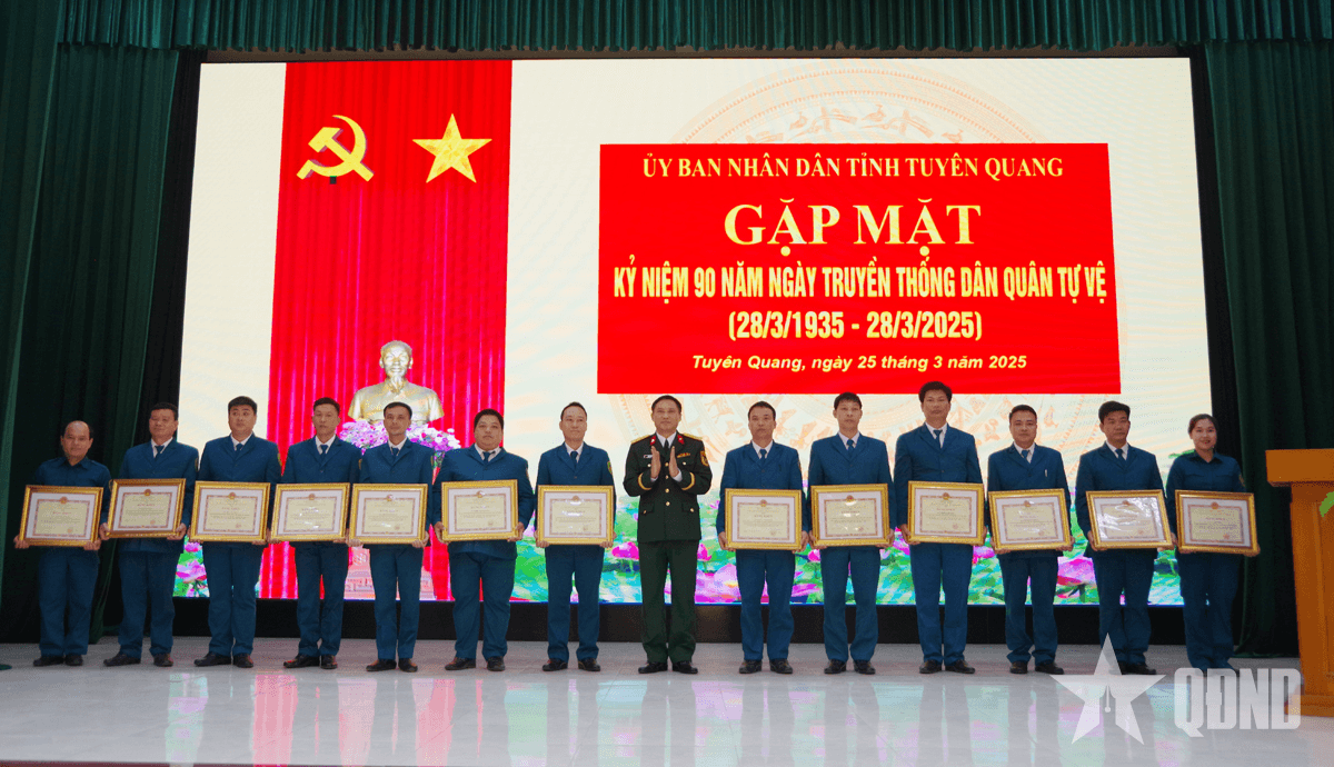 Tuyên Quang gặp mặt kỷ niệm 90 năm Ngày truyền thống Dân quân tự vệ