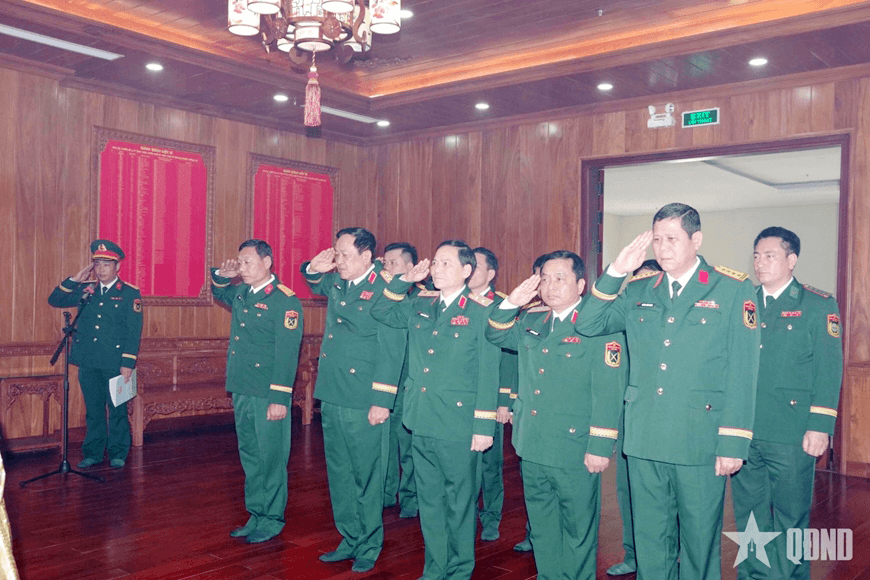 Thượng tướng Võ Minh Lương dâng hương tri ân Chủ tịch Hồ Chí Minh và các anh hùng, liệt sĩ LLVT TP Huế
