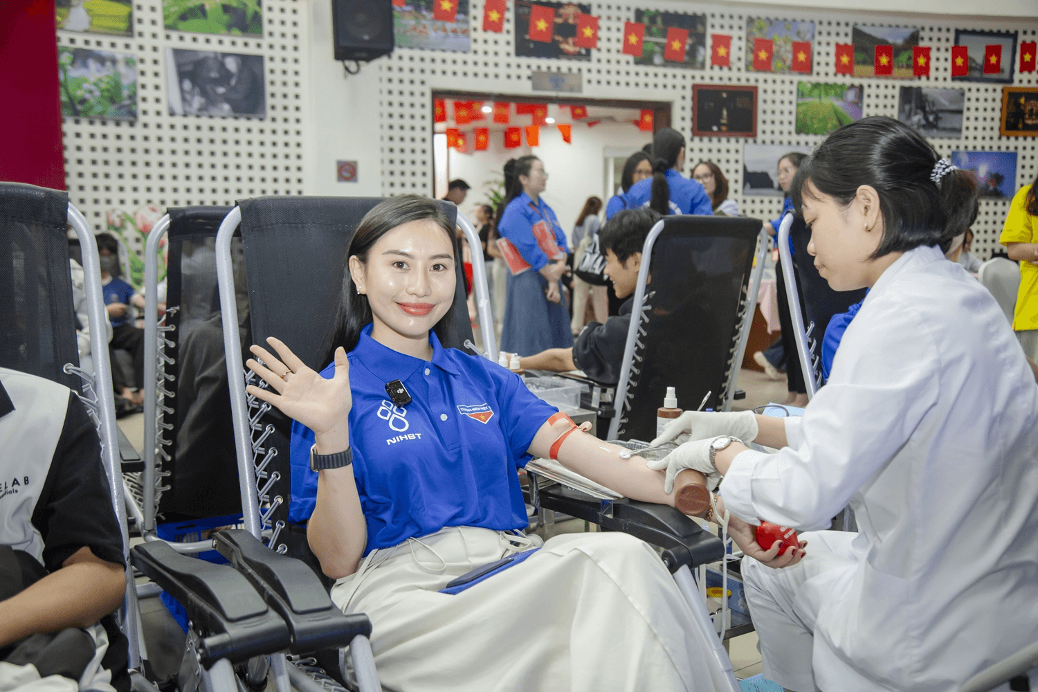 Hàng trăm bạn trẻ tham gia Ngày hội hiến máu “Có hẹn với thanh xuân"