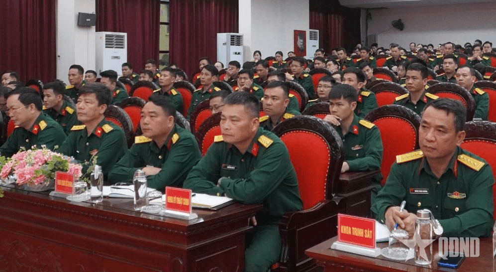 Thống nhất quy cách biên soạn giáo án, bài giảng và nội dung chào, chào báo cáo